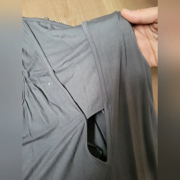 Simple Dress - Picture 7 of 8